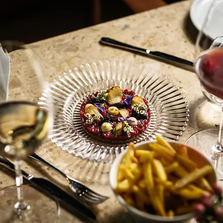 The Thief Ξενοδοχείο 5*