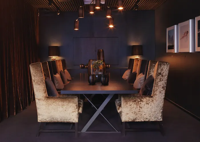 The Thief Ξενοδοχείο